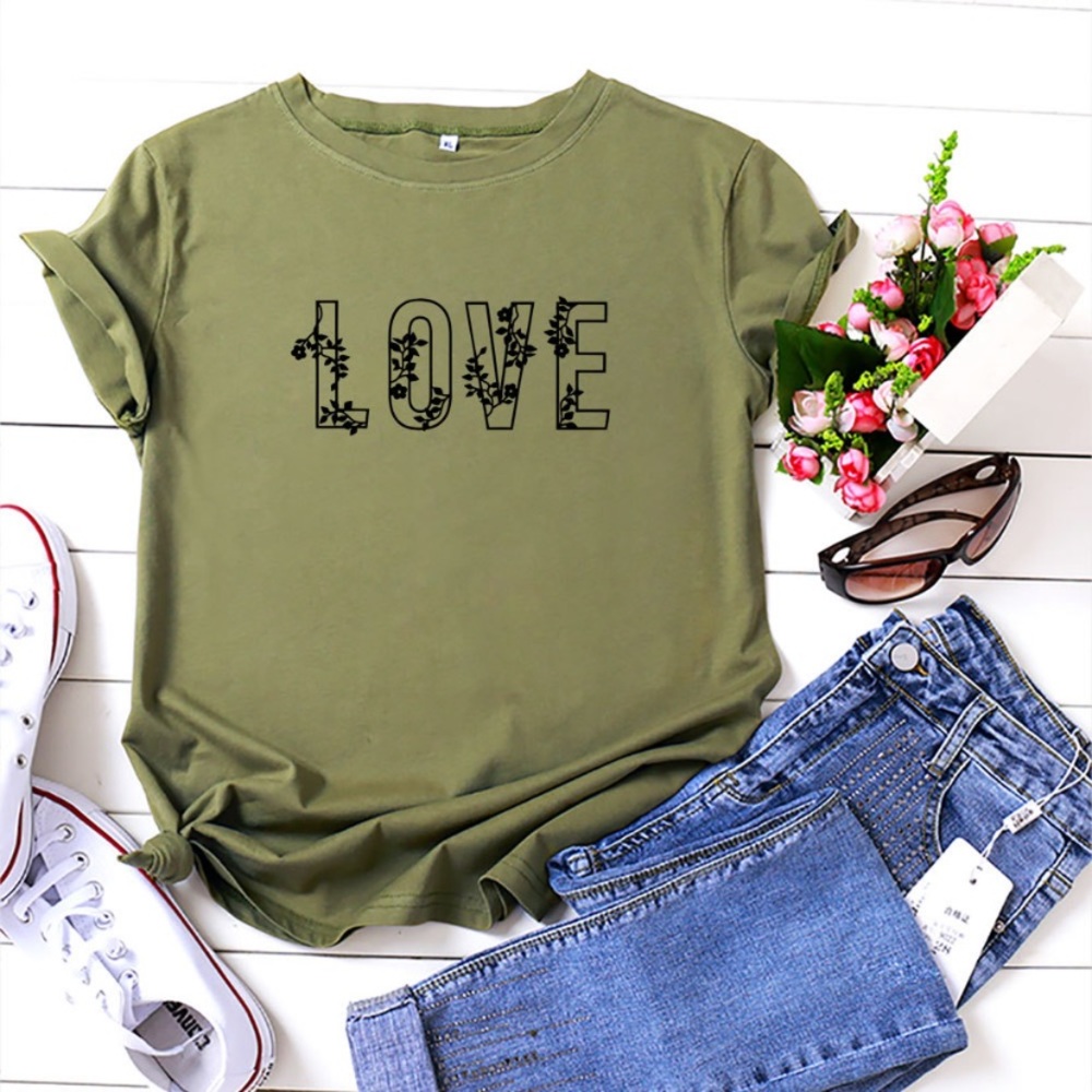 NWT🎉 Beautiful LOVE Printed Short Sleeve Tee